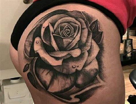 tatuajes en la nalga mujer|Tattoos en nalga